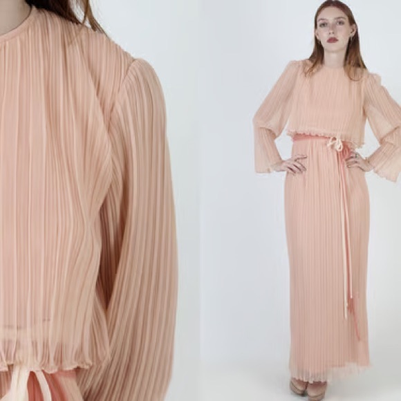 VINTAGE Miss Elliette Peach Pleated Dress with Belt - Picture 3 of 3